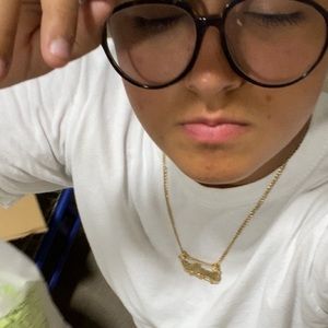 Meet your Posher, Maria c